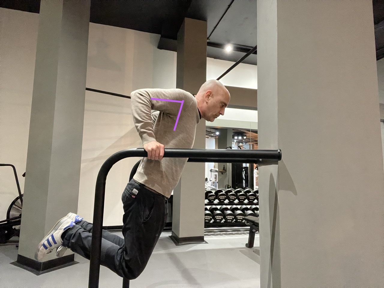 Why tricep dips are bad for your shoulders and don't work your triceps