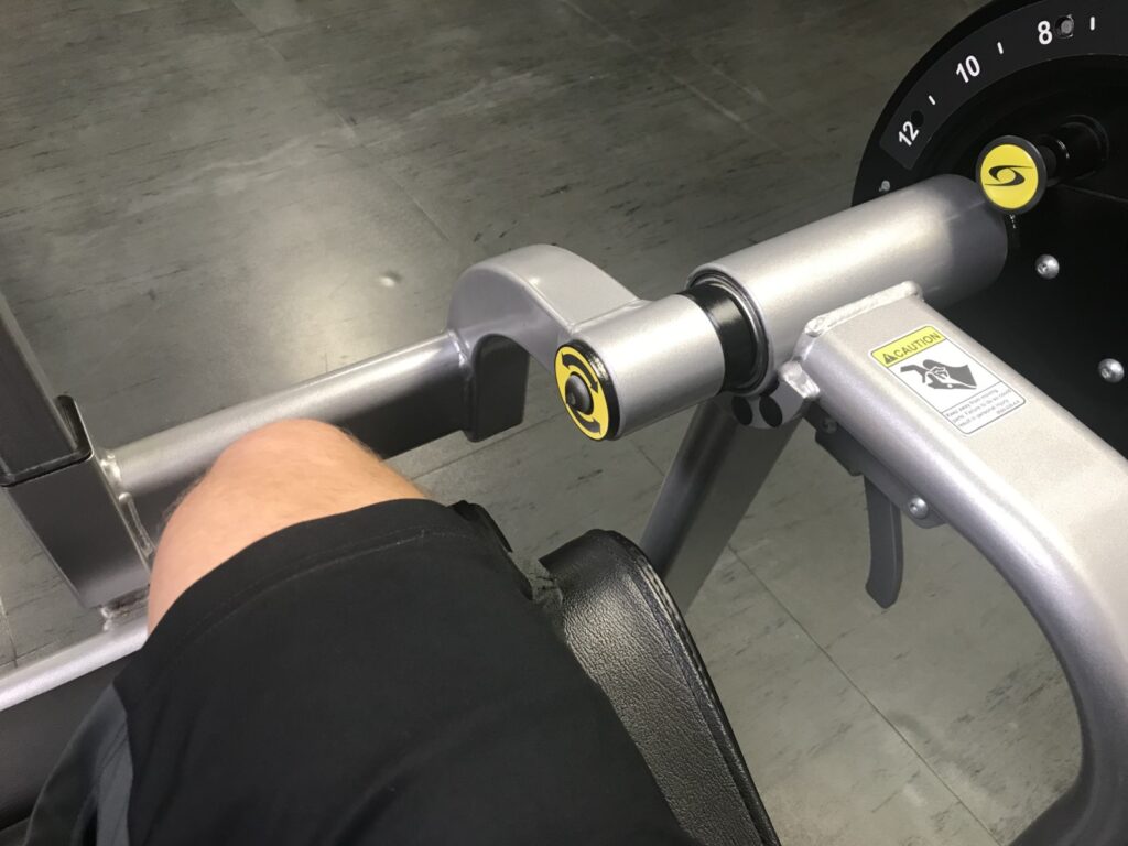 axis on a leg extension machine