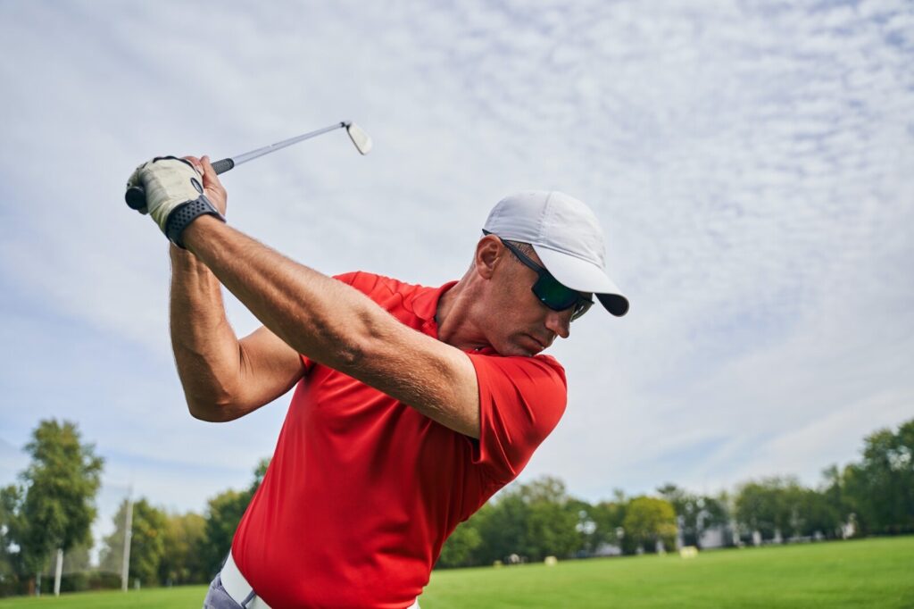 why your lead shoulder hurts when you play golf